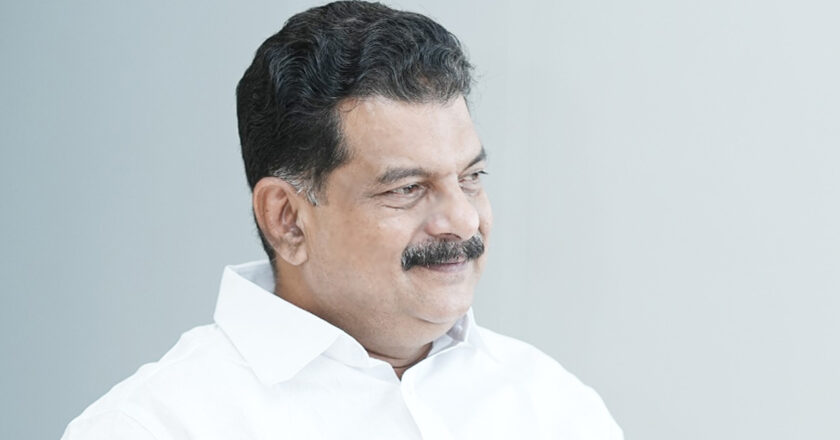 തോറ്റാൽ മൊട്ടയടിച്ച് കമ്മലിട്ട്  നടക്കും; മുഹമ്മദ് റിയാസ്  വെല്ലുവിളിച്ച് പി.വി.അൻവർ