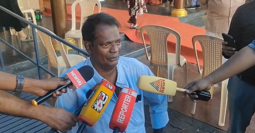 “പറവൂരിൽ മാറ്റമുണ്ടാകില്ല, കേരളത്തിൽ മാറ്റമുണ്ടാകും”; വോട്ട് രേഖപ്പെടുത്തി നടൻ സലിം കുമാർ