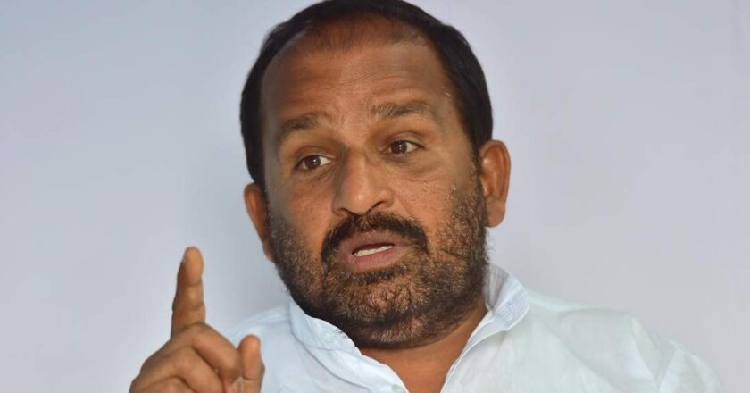 സുരേഷ് ഗോപിയെ ജയിപ്പിക്കാൻ എട്ട് കോടി നൽകിയെന്ന ആരോപണം; 10 കോടിയുടെ വക്കീൽ നോട്ടീസ് അയച്ച് ടി എന്‍ പ്രതാപൻ