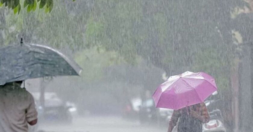 കേരളത്തിൽ കനത്ത മഴ; അടുത്ത 3 മണിക്കൂറിൽ എത്തുക ഈ ജില്ലകളിൽ