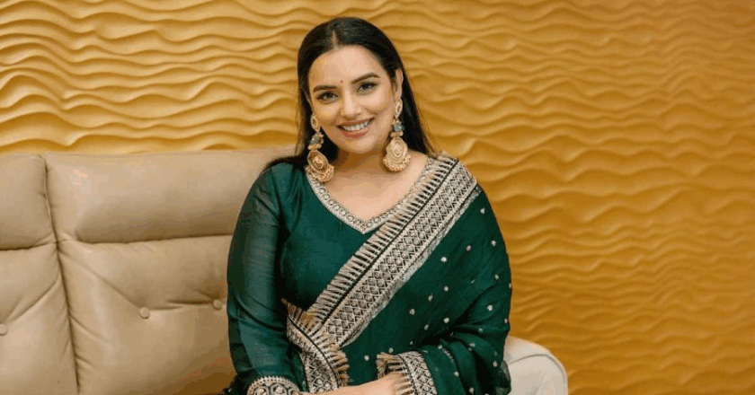 ‘പാവയാകാൻ താനില്ല’; അമ്മയിൽ നിന്നുള്ള രാജിക്ക് പിന്നാലെ ഗുരുതര ആരോപണങ്ങളുമായി ശ്വേത മേനോൻ