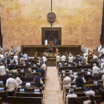 നീറ്റ് ക്രമക്കേട്: പാർലമെന്റിൽ ചർച്ചയ്ക്ക് തയ്യാറെന്ന് കേന്ദ്രം; പ്രതിഷേധം ശക്തമാക്കി പ്രതിപക്ഷം